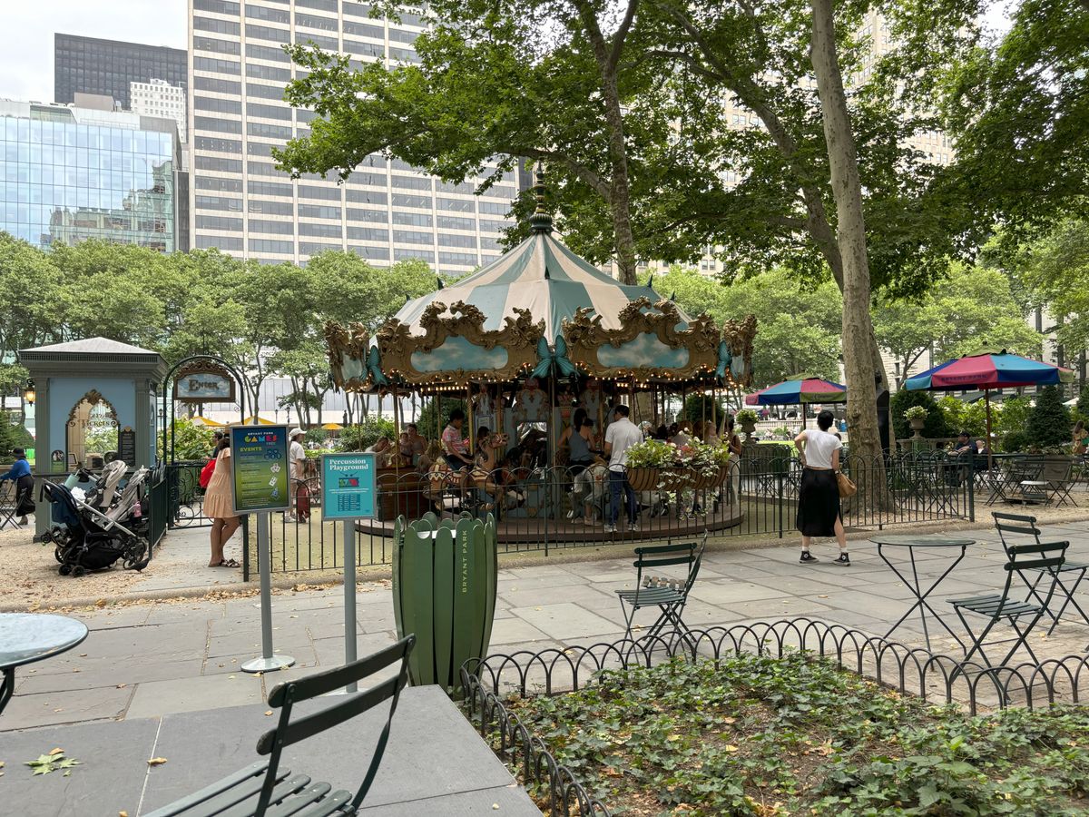 Apple iPhone 15 Plus dynamic range sample.