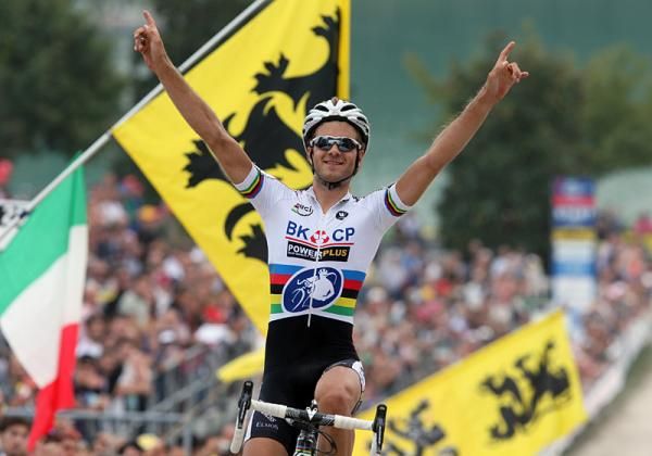 World champion Niels Albert wins the Treviso, Italy round of the World Cup.