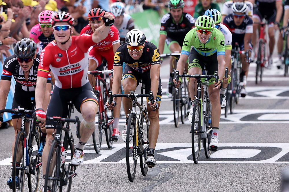 The end of the sprint during stage 15.