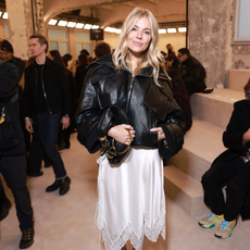 Sienna Miller summer capsule wardrobe 2026. 