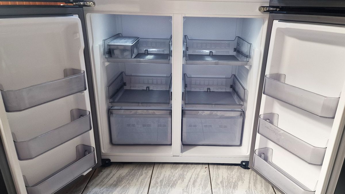 Samsung Bespoke 23 cu. ft. Counter Depth 4-Door French Door Refrigerator with AI Hybrid Cooling &amp; Beverage Center&trade; in Stainless Steel