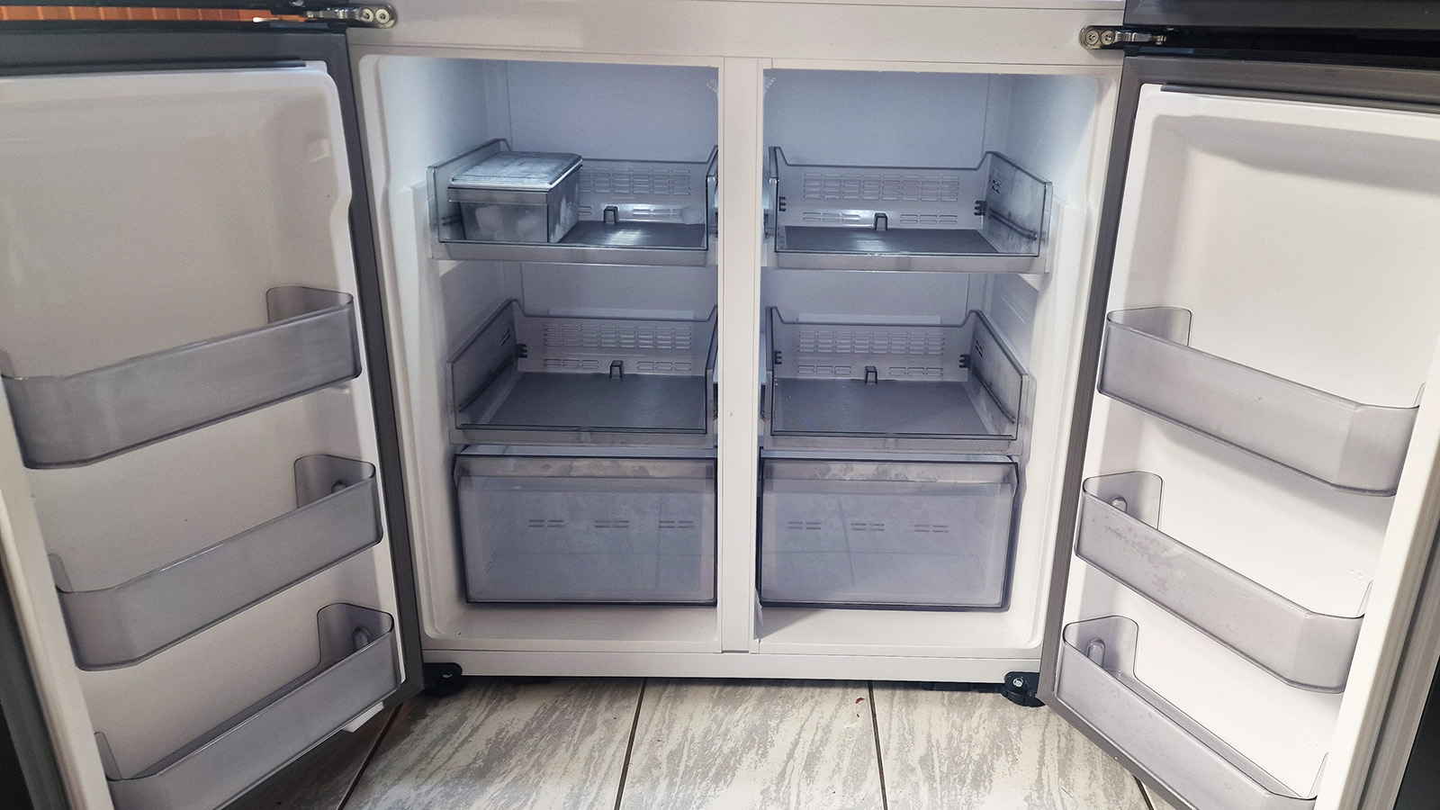 Samsung Bespoke 23 cu. ft. Counter Depth 4-Door French Door Refrigerator with AI Hybrid Cooling & Beverage Center™ in Stainless Steel