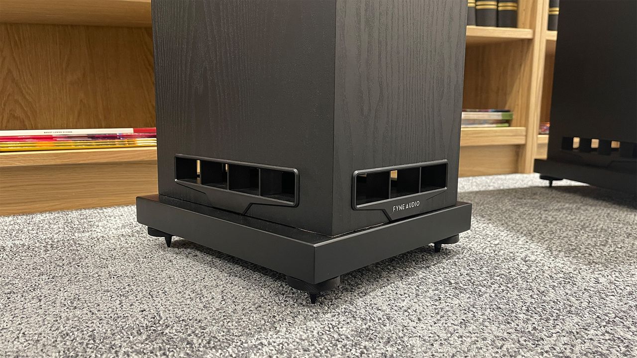 Fyne Audio F501E floorstanding speakers
