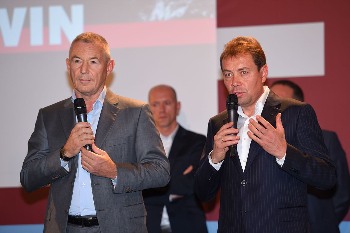 Igor Makarov and out-going GM Viacheslav Ekimov