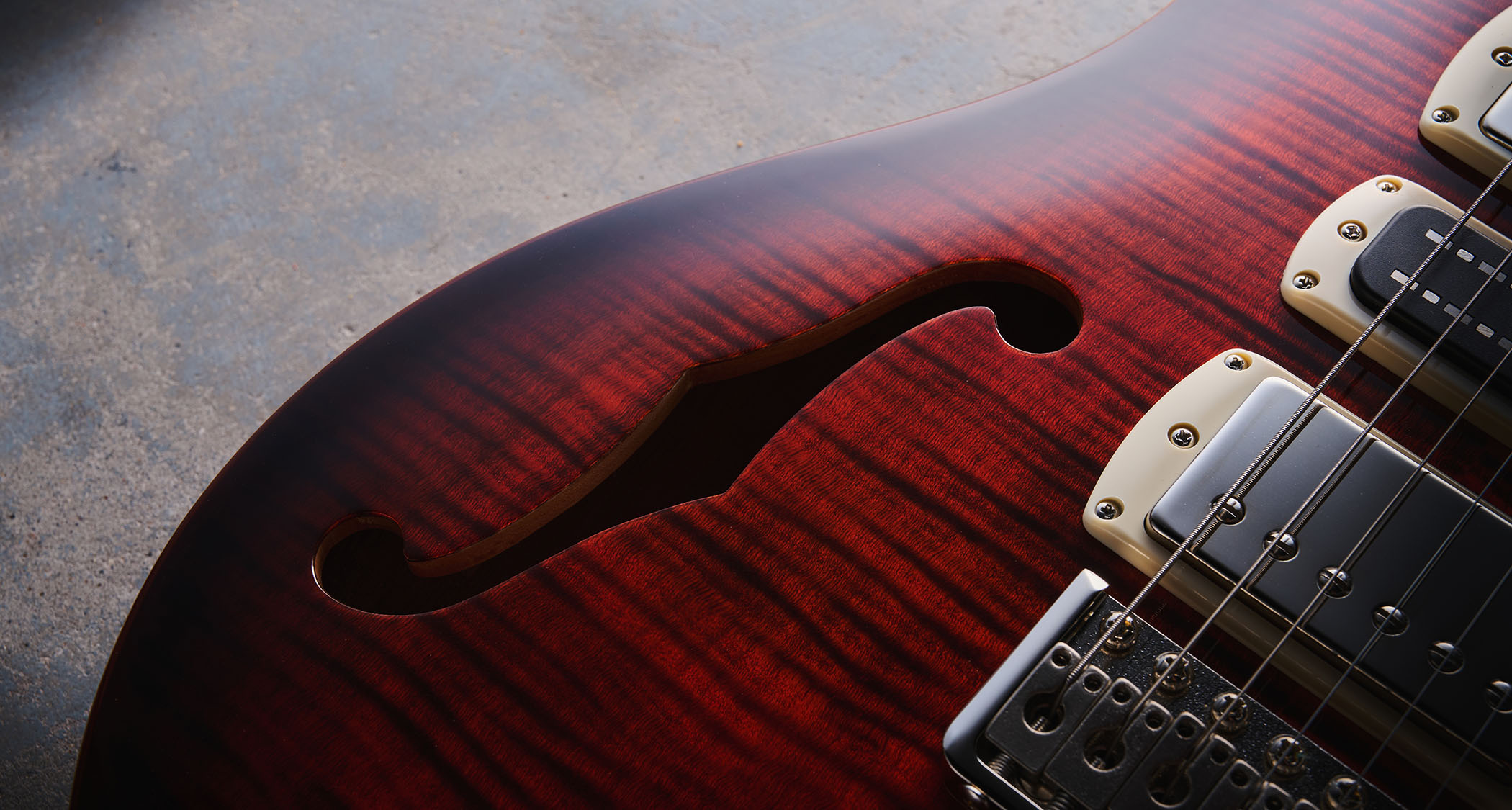 PRS SE Semi-Hollow