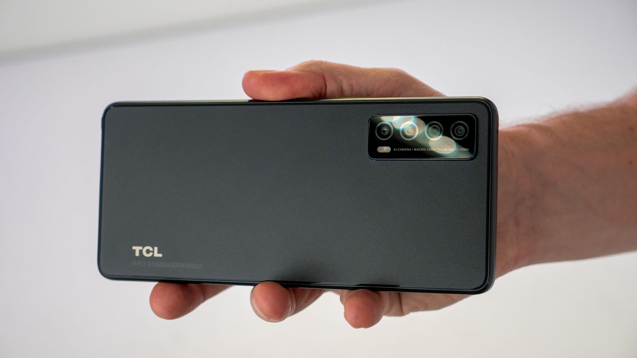 TCL Stylus 5G back