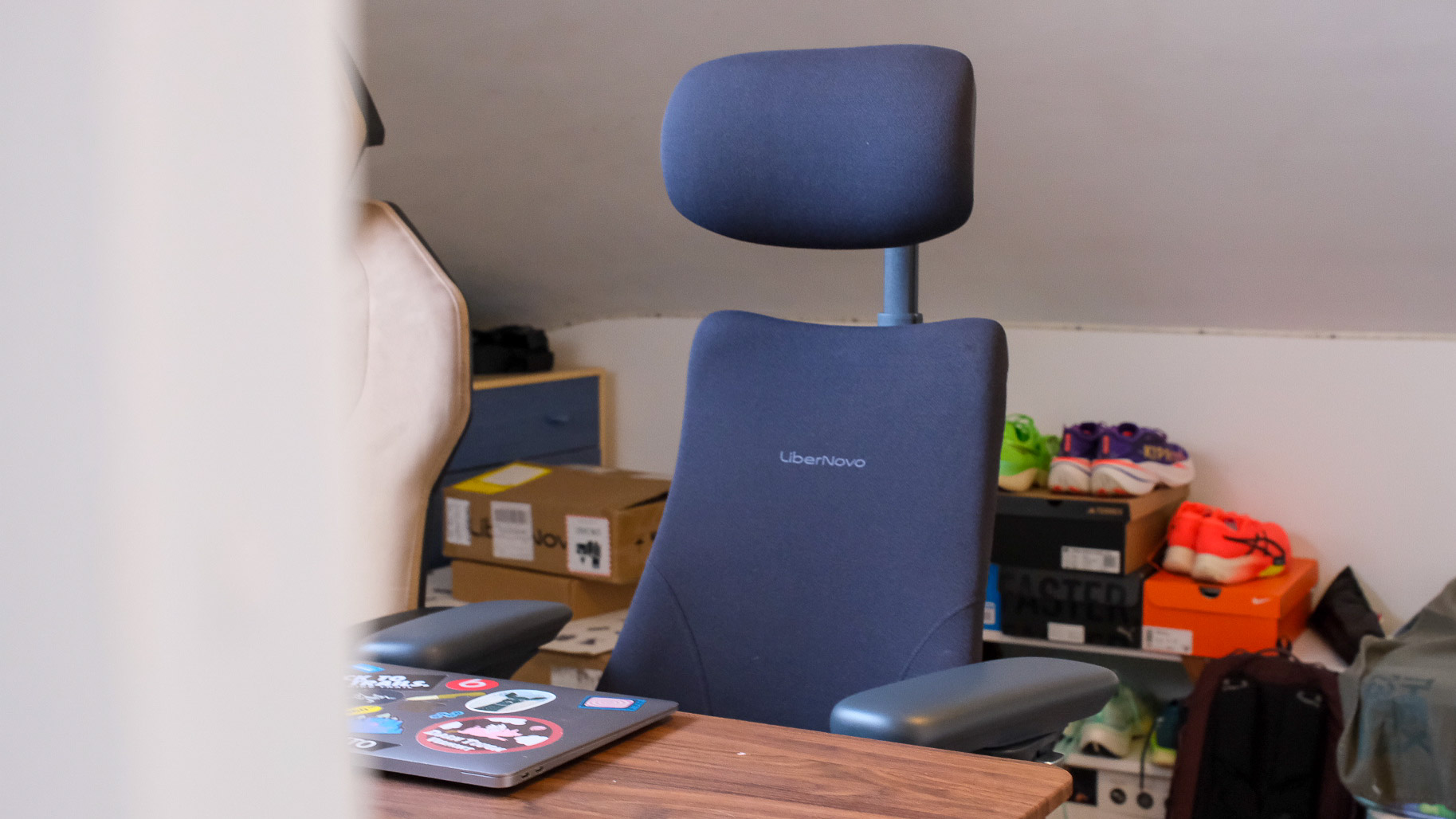 LiberNovo Omni office chair dtail shot