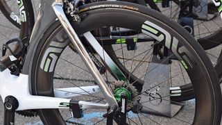 Cavendish's seat stays feature a chrome exterior while the inside is a white to green chrome fade