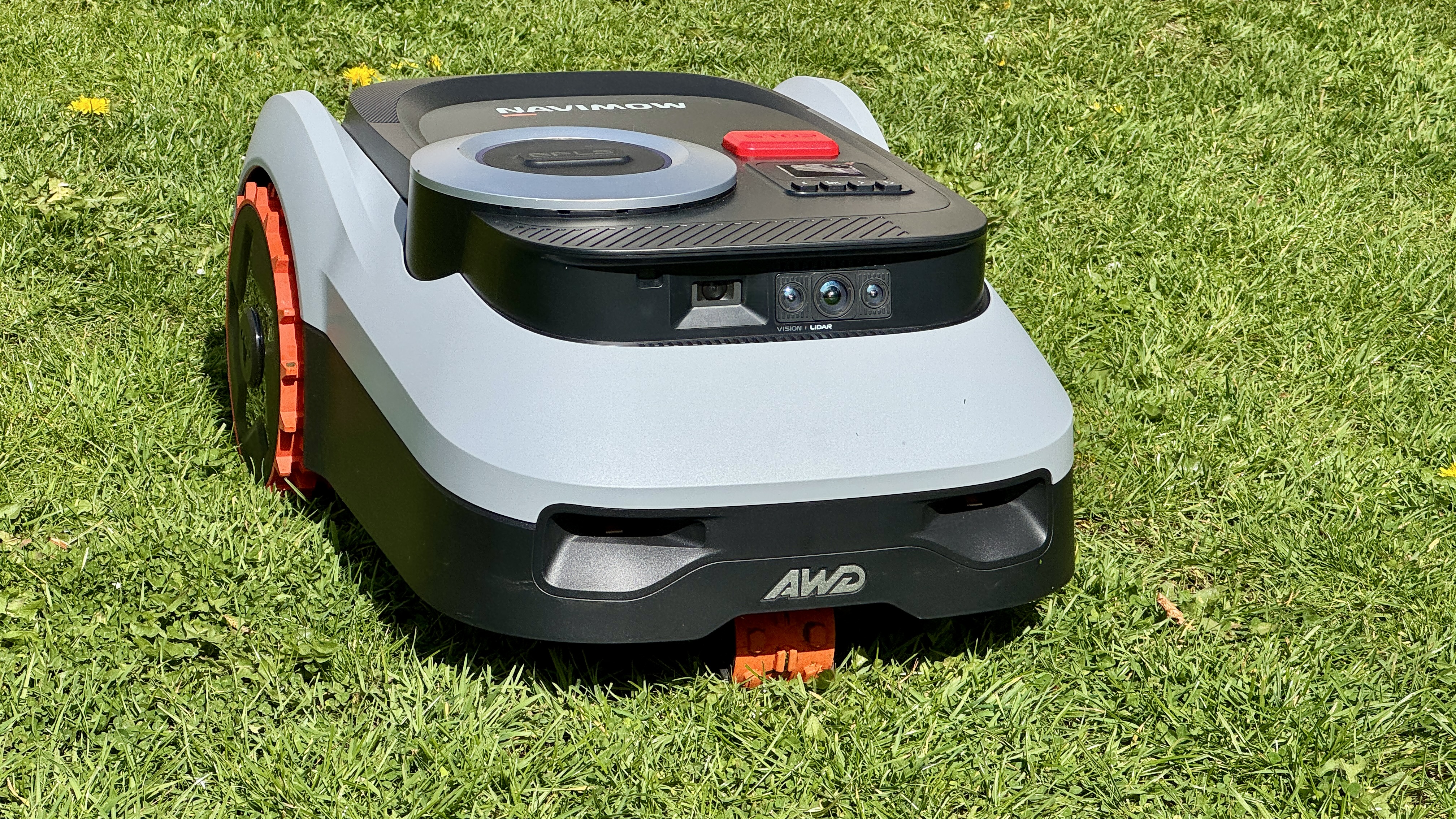 Segway Navimow i210E LiDAR Pro on lawn