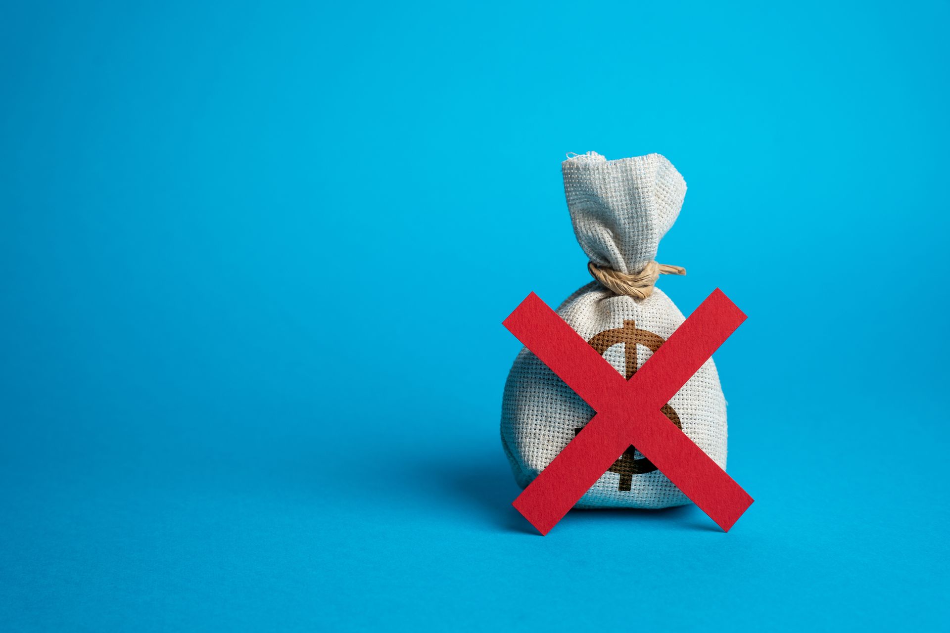 Prohibition on payments in dollars. Bankruptcy. Limitations on currency use. Refuse the deal. Diversification foreign currencies exchange reserves. Dedollarisation. Ban on dollars.