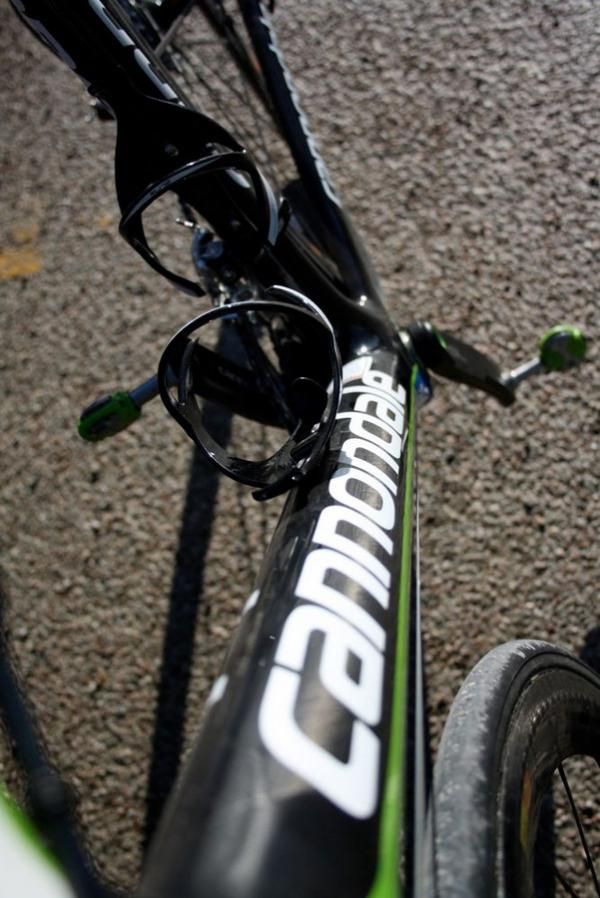 The stiffness of the massive main tubes is tempered by the relatively slender seat stays.