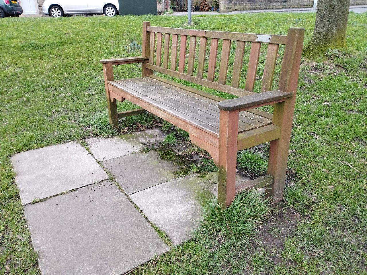 Xiaomi Redmi Note 11 camera sample (bench).