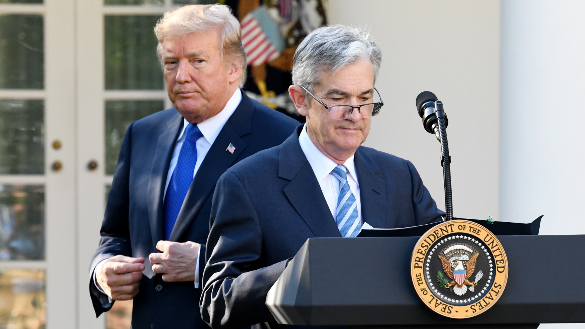 Donald Trump and Jerome Powell in the Rose Garden of the White House