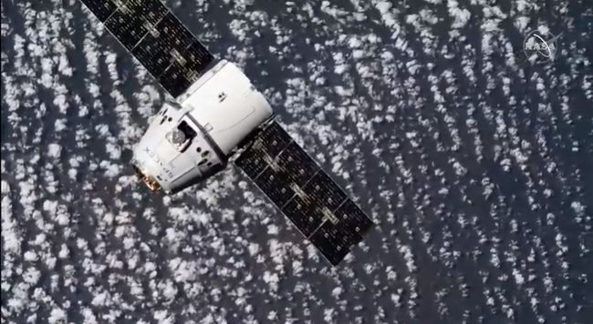 SpaceX Dragon Delivers NASA Cargo to Space Station