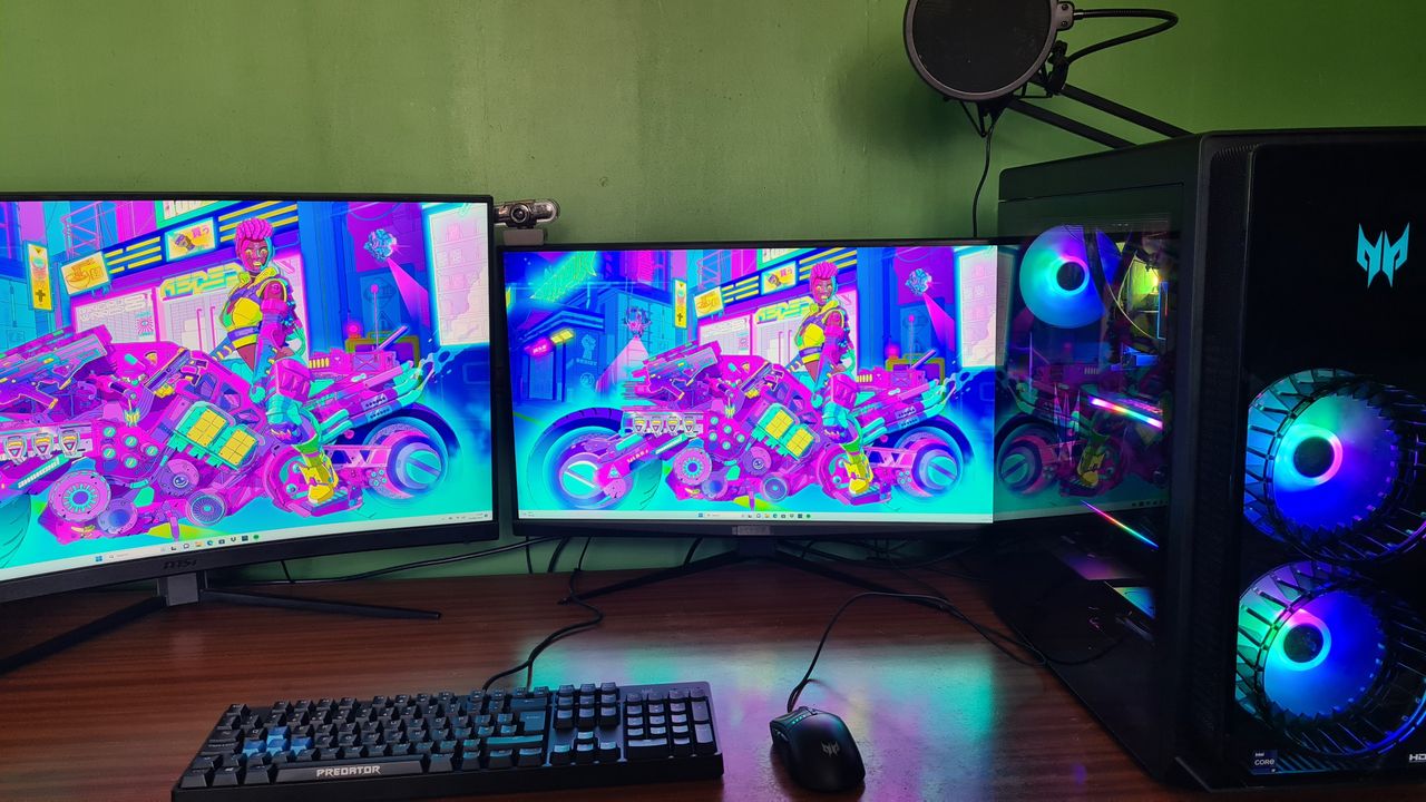 Acer Predator Orion 7000 (2023) on the author's desk