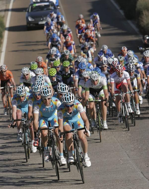 Astana tries to set up Bozic for the win