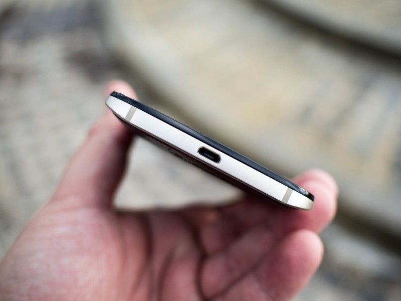 Droid Turbo 2