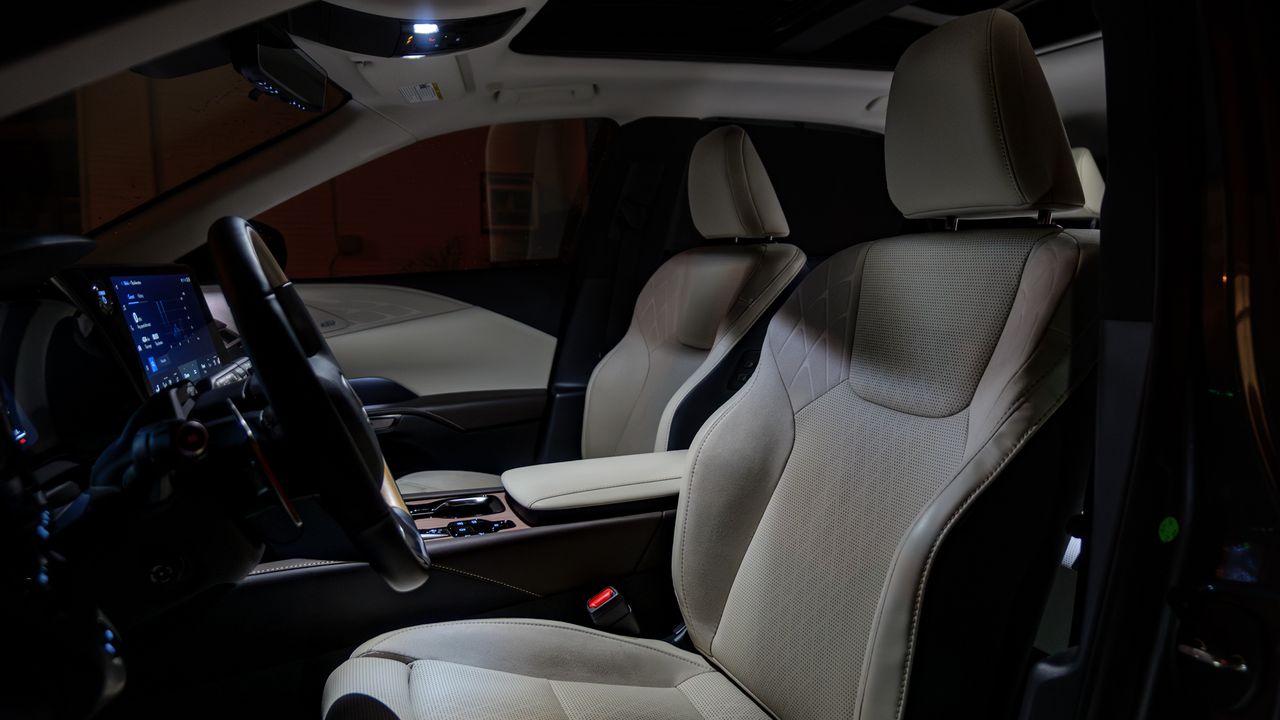 2026 Lexus RX 450h+ review.