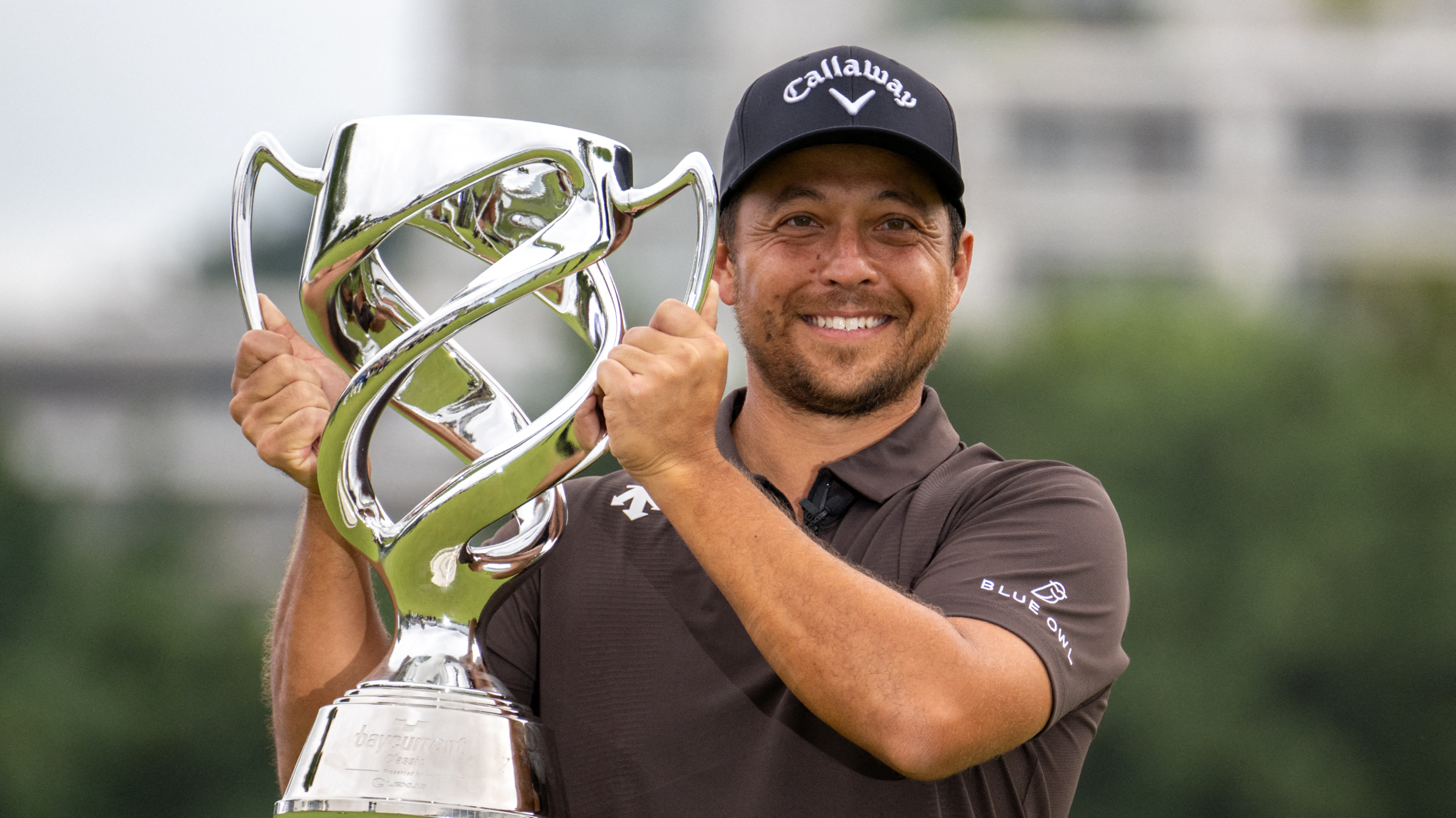 Xander Schauffele with the Baycurrent Classic trophy