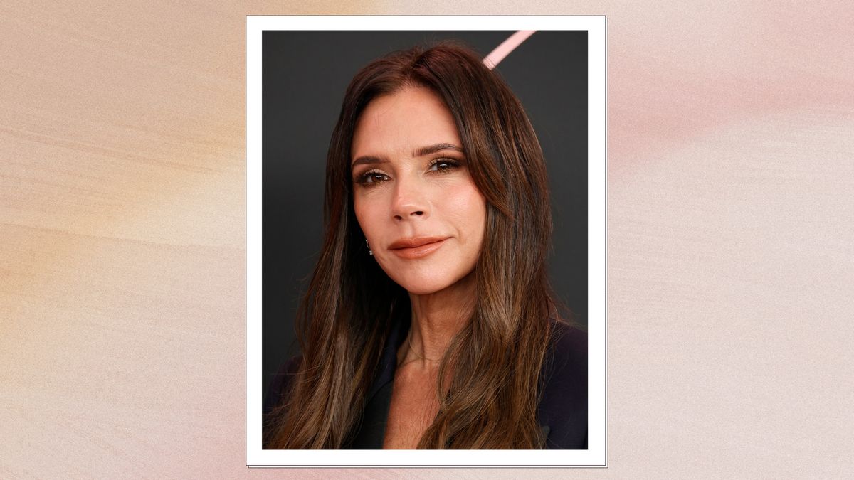 Victoria Beckham vient de présenter un argument très convaincant en faveur du fard à paupières émeraude pour les fêtes de fin d'année 