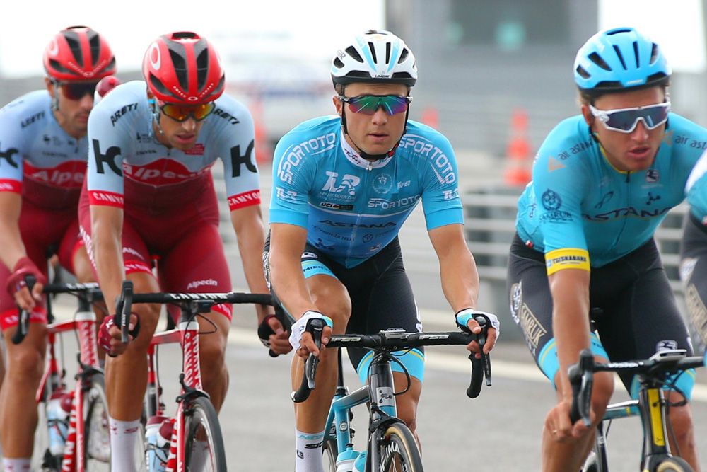 Alexey Lutsenko (Astana) had hoped to keep the leader's jersey