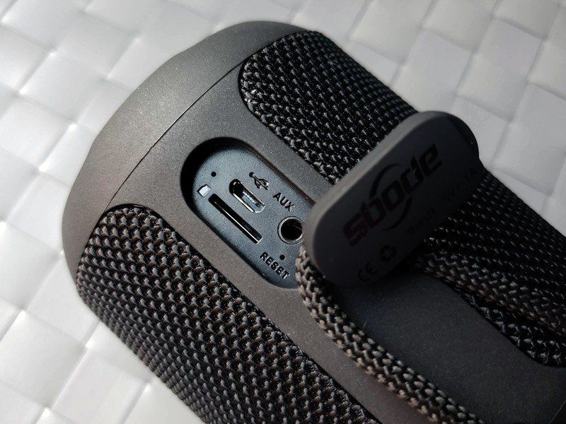 Ports and plugs