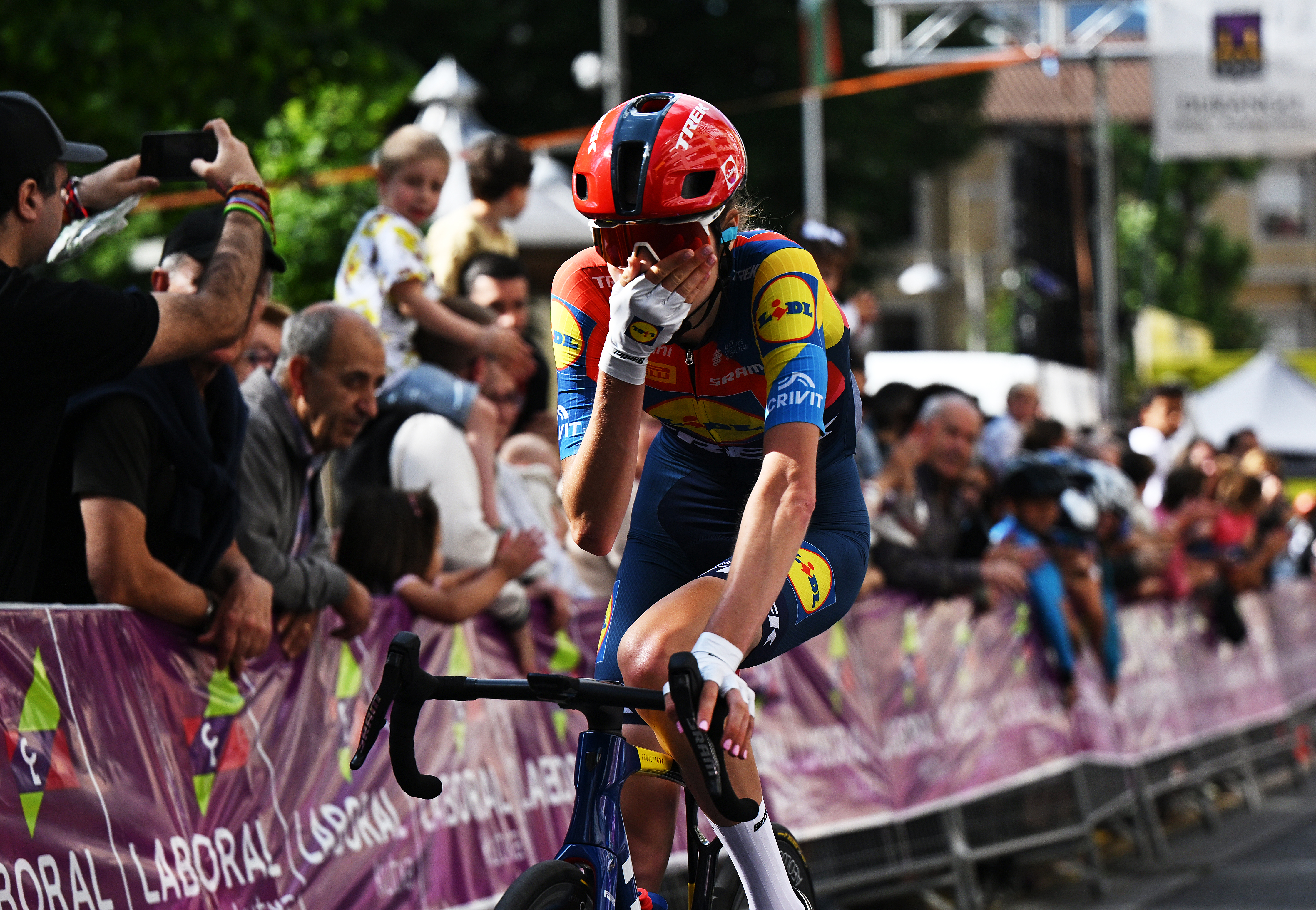 DURANGO, SPAIN - MAY 20: Isabella Holmgren of Canada and Team Lidl-Trek celebrates at finish line as race winner during the 24th Durango - Durango Emakumeen Saria 2025 a 113km one day race from Durango to Durango / #UCIWWT / on May 20, 2025 in Durango, Spain. (Photo by Szymon Gruchalski/Getty Images)