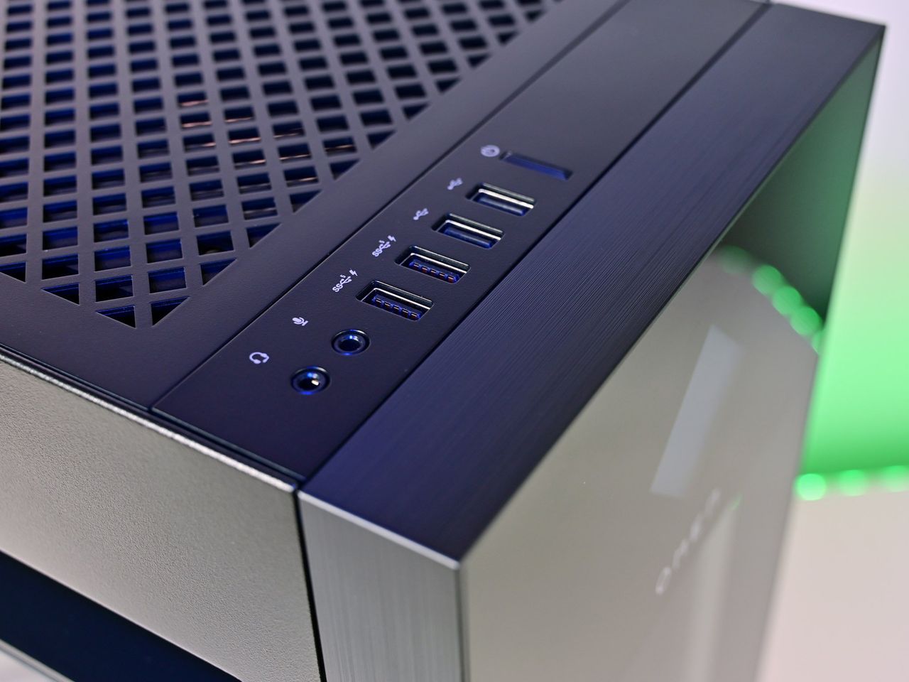 Hp Omen 45l Front Inputs