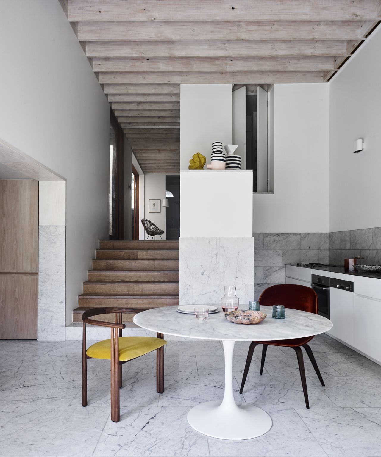 Modern Bondi Beach Home with Natural Materials and Neutral Color Palette