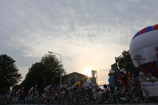 The sun sets on the criterium