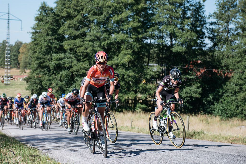 Evelyn Stevens on the attack