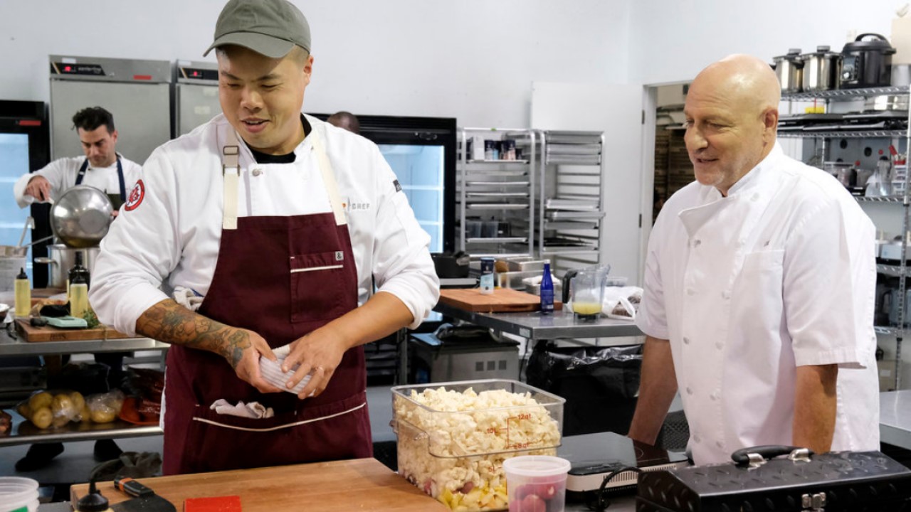 Tom Colicchio talks to Shuai Wang on Top Chef Season 22.