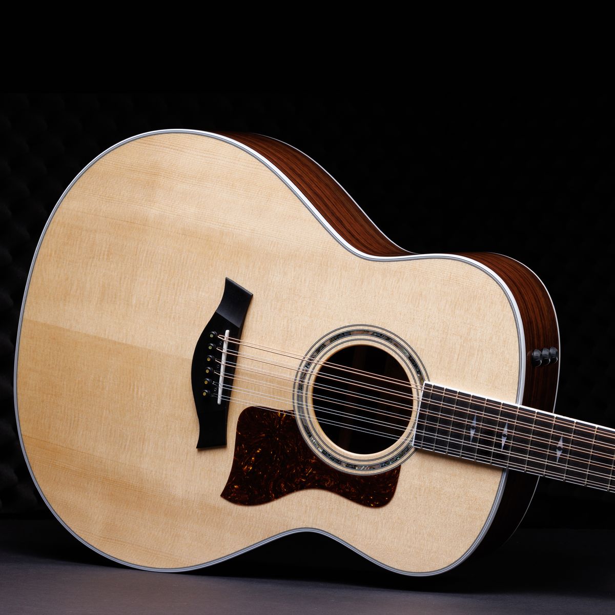 Photos of the Taylor Guitars 50th Anniverary 858e LTD