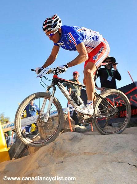 Julien Absalon (France) couldn't shake Nino Schurter (Switzerland).