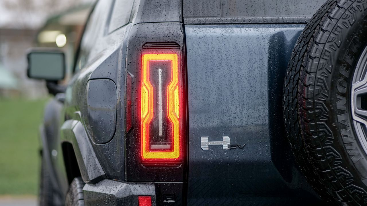 2025 GMC Hummer EV 3X SUV test drive.