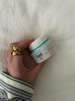 UED2CrpK8JtjH7e7mR2yvC-320-80 Curél Skincare ، استعرضه محرر تجميل شديد