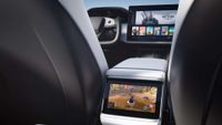 Tesla 2021 Model S interior 