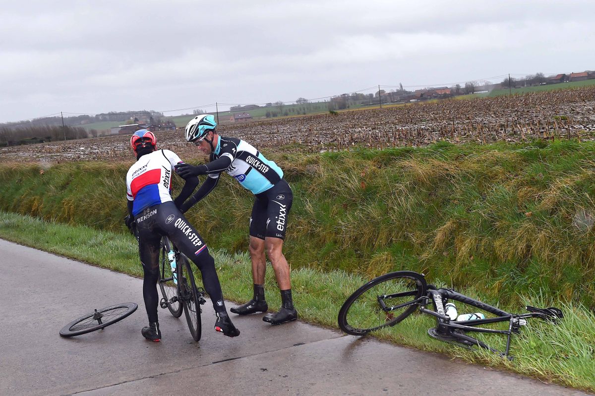 Zdenek Stybar (Etixx-Quick Step) gets a wheel from Nikolas Maes