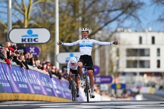 As it happened: Order is restored as the Kapelmuur-Bosberg duo make the difference at Omloop Het Nieuwsblad 