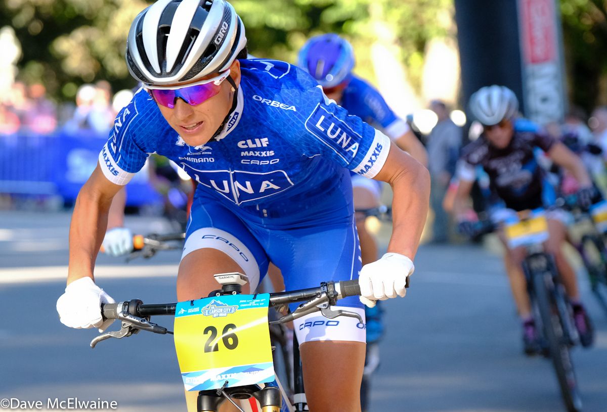 Katerina Nash (Luna Pro Team) chasing Rose Grant during the last lap
