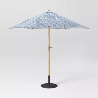 outdoor umbrella in blue pattern