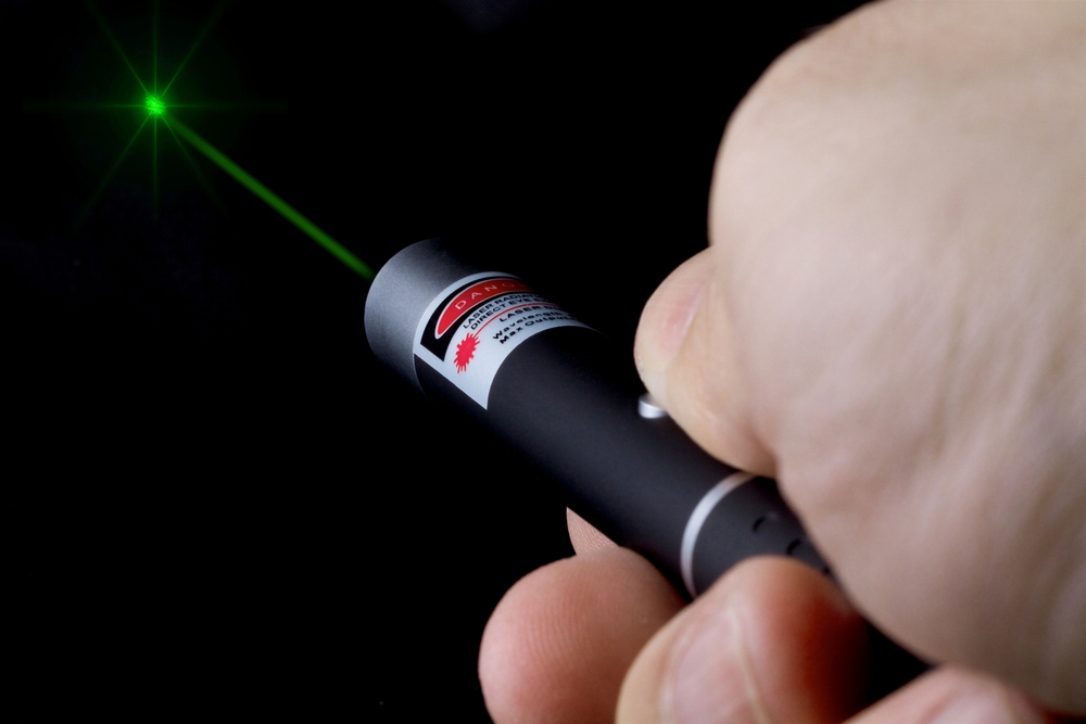 can a laser pointer blind you