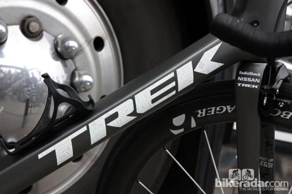 It's tough to see but the big 'Trek' logo on the down tube of Jens Voigt's (RadioShack-Nissan-Trek) Madone 7-Series is embedded with several of the affable German's well-known catchphrases.