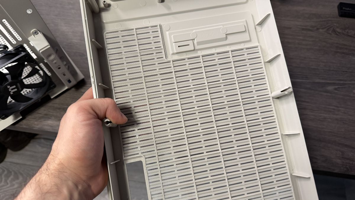 Thermaltake Retro case during a PC build.