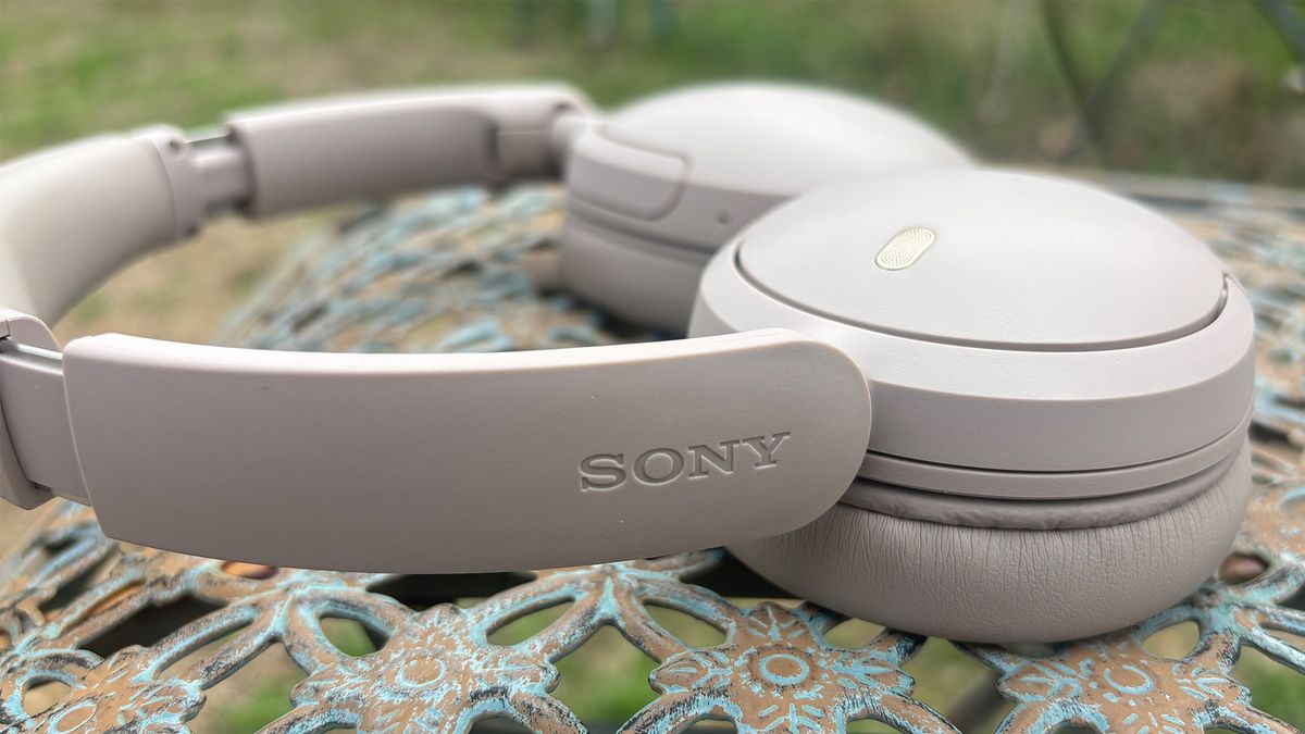 Sony WH-CH730N over-ear headphones