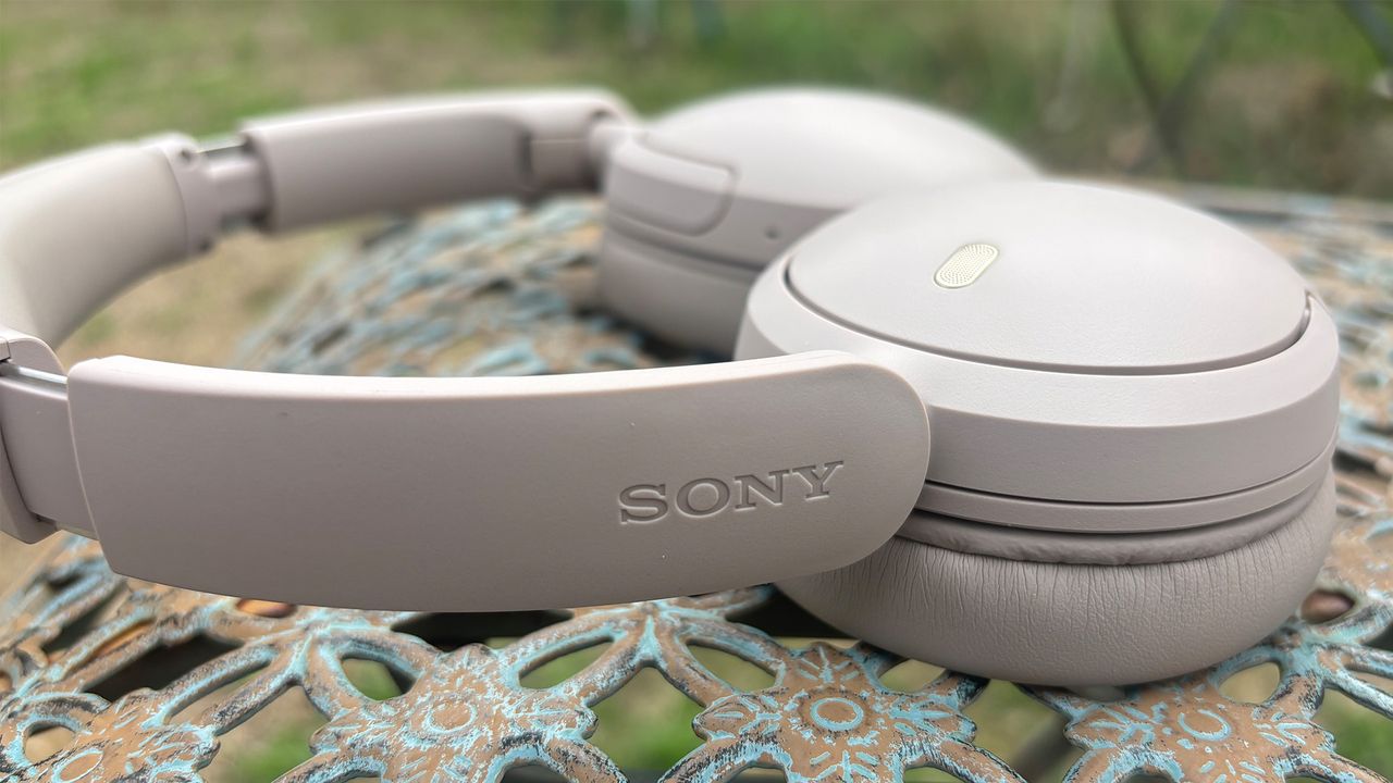 Sony WH-CH730N over-ear headphones