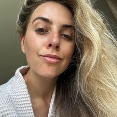 Shannon Lawlor using The Inkey List Exosome Hydro-Glow Complex