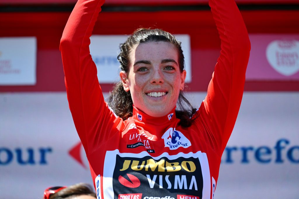 Anna Henderson (Jumbo-Visma) in the Vuelta Femenina red leader's jersey