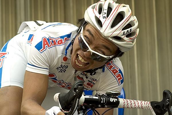 Japanese sprinter Taiji Nishitani shows his sprinting style prior to the start of the final stage in Kuala Kubu Baru.
