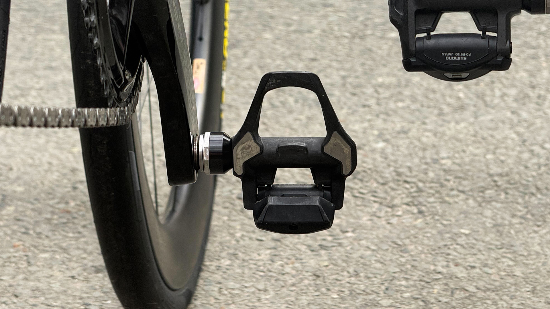 Various shots of tech from Roubaix 2026 start